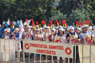 foto video protest in fata prefecturii constanta confederatiile cer guvernantilor o lege a salarizarii corecta vezi aici lista completa a revendicarilor 68aea3e70699c