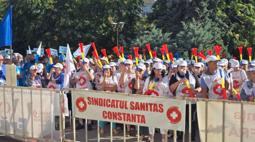 Demonstrație în fața Prefecturii Constanța: Sindicatele solicită autorităților o legislație echitabilă privind salariile. Descoperă toate cererile formulate! 1 foto video protest in fata prefecturii constanta confederatiile cer guvernantilor o lege a salarizarii corecta vezi aici lista completa a revendicarilor 68aea3e70699c