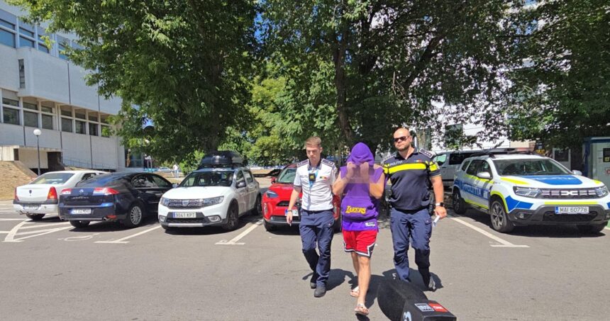Șoferul implicat în accidentul tragic de la Supeco, prezentat astăzi în fața Judecătoriei Constanța pentru decizia privind arestarea sa 1 foto video soferul care a provocat tragedia de la supeco adus la judecatoria constanta azi afla daca va fi arestat 689b23a2a3386