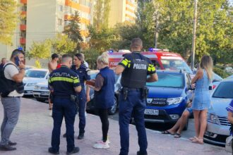 fotovideo trei barbati injunghiati intr un bar din tomis nord agresorul prins pe o strada din municipiu 68b35fce473d6