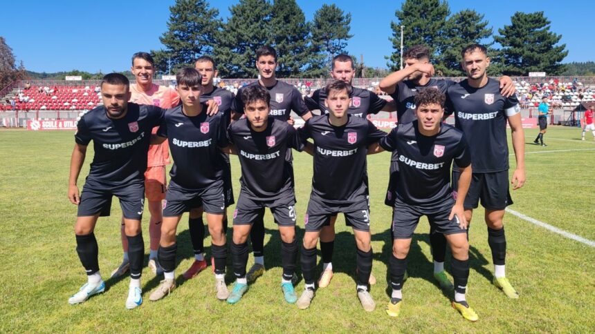 CS Dinamo își sărbătorește debutul în Liga 2 cu o victorie impresionantă, grație tânărului fundaș integralist de 15 ani, Ayan Anghel din Tulcea – orașul unde fotbalul a fost uitat! 1 galerie foto cu fundas central de 15 ani integralist cs dinamo a obtinut prima victorie din liga 2 ayan anghel este din tulcea orasul unde fotbalul a murit 68972ea9711cb