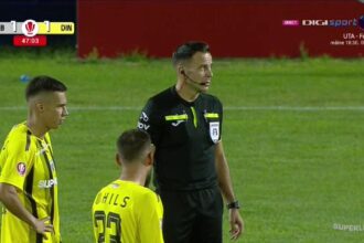 galerie foto gol anulat in metaloglobus dinamo cainii au scapat ca prin urechile acului 68965ba3101ff