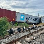 Accident Feroviar la Agigea: Două Vagoane Deraiate, Unul Răsturnat – Trenurile pe Ruta Constanța – Mangalia, Oprite! 3 galerie foto incident feroviar la agigea doua vagoane deraiate unul rasturnat circulatia trenurilor constanta mangalia blocata 688c588e4e769