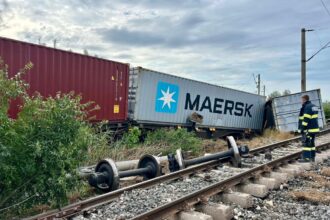 galerie foto incident feroviar la agigea doua vagoane deraiate unul rasturnat circulatia trenurilor constanta mangalia blocata 688c588e4e769