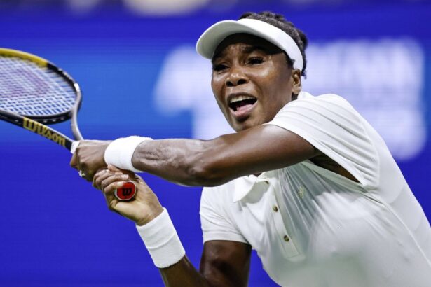 galerie foto la 45 de ani venus williams a castigat un meci la us open 2025 cati ani au trecut de la precedenta victorie in proba de dublu 68b1bdc7e2436