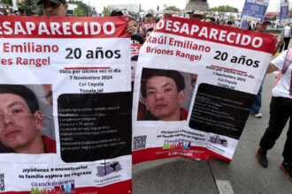 galerie foto mii de oameni au iesit in strada in mexic pentru cei 130 000 de disparuti persoanele de negasit o criza in statul latino american 68b43ba2e8bbe