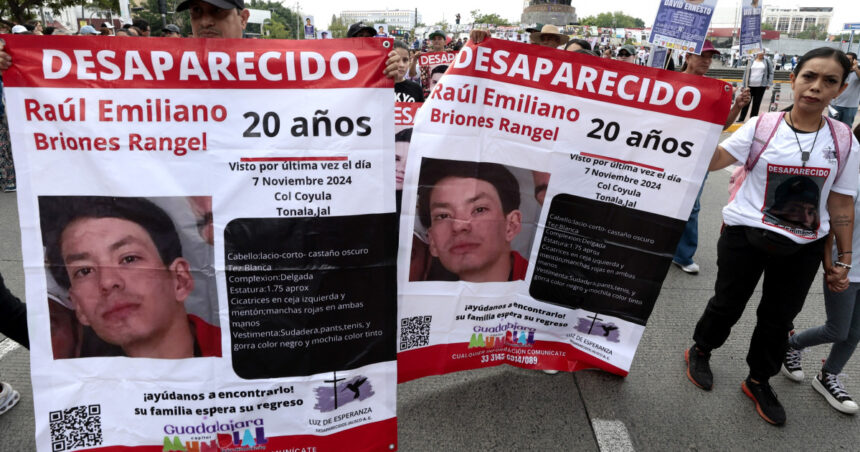 Mii de suflete s-au adunat pe străzi în Mexic pentru a aduce un omagiu celor 130.000 de dispăruți. O criză profundă în inima Americii Latine. 1 galerie foto mii de oameni au iesit in strada in mexic pentru cei 130 000 de disparuti persoanele de negasit o criza in statul latino american 68b43ba2e8bbe