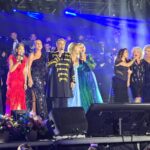 Festivalul de la Mamaia a deschis porțile: o sărbătoare vibrantă pe litoral! Florin Mitroi: „De mai bine de șase decenii, acest eveniment răspândește fericire și mândrie în sufletele românilor.” 3 galerie foto prima zi a festivalului de la mamaia o adevarata sarbatoare la mal de mare florin mitroi de peste 60 de ani acest festival aduce bucurie si mandrie romanilor 68a9b24508c60