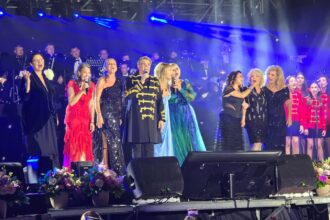 galerie foto prima zi a festivalului de la mamaia o adevarata sarbatoare la mal de mare florin mitroi de peste 60 de ani acest festival aduce bucurie si mandrie romanilor 68a9b24508c60
