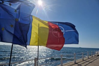 galerie foto video ziua marinei sarbatorita pe faleza cazinoului din constanta cu onoruri militare in prezenta premierului ilie bolojan 689ed7f8e4eff