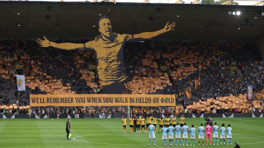 Omagiu emoționant adus lui Diogo Jota: Dansul lupilor și steagul Portugaliei fluturând pe Molineux 1 galerie foto wolves coregrafie superba in memoria lui diogo jota steagul portugaliei arborat pe molineux 68a0b66ac694d