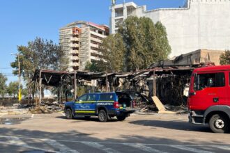 galerie fotovideo ministerul culturii a declansat o ancheta dupa incendiul devastator de la fostul club bellagio din mamaia imagini de la fata locului 68959e135d029