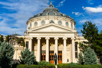 george enescu viata si capodoperele geniului muzicii romanesti a fost admis la conservatorul din viena la varsta de 7 ani 68aa97b2031af