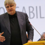 Gino Iorgulescu, reacție pentru Dan Şucu: „Înainte de a mă critica, să se uite în sânul clubului” 2 gino iorgulescu ii raspunde lui dan sucu inainte de a ma ataca sa verifice in interiorul clubului 689ad2b4b642d