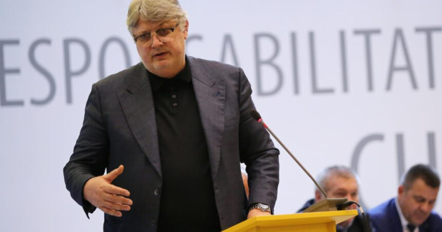 Gino Iorgulescu, reacție pentru Dan Şucu: „Înainte de a mă critica, să se uite în sânul clubului” 1 gino iorgulescu ii raspunde lui dan sucu inainte de a ma ataca sa verifice in interiorul clubului 689ad2b4b642d