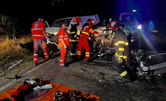 Tragedie pe drumurile din Tulcea: Un tânăr și-a pierdut viața, iar alții sunt răniți și internați în spital 1 grav accident rutier in judetul tulcea un tanar a murit iar mai multe persoane au ajuns la spital 6899b60730260