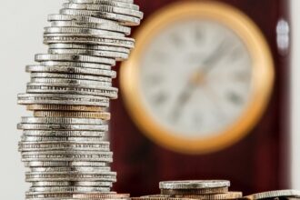guvernul pregateste interzicerea cumulului pensiei cu salariul masura se va aplica si militarilor si fostilor politisti 68a5cb2b97fcd