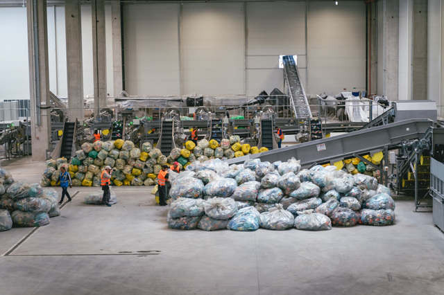 Guvernul abandonază criteriul de utilizare a materialelor reciclate în cadrul SGR la Bursa Română de Mărfuri 1 guvernul renunta la o conditia valorificarii materialelor reciclate prin sgr la bursa romana de marfuri 689d8e9f4574b