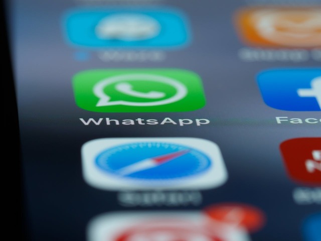 Guvernul rus impune instalarea unei aplicații de mesagerie oficiale pe toate dispozitivele mobile, pentru a concura cu WhatsApp. 1 guvernul rus ordona ca o aplicatie de mesagerie sustinuta de stat sa fie preinstalata pe toate telefoanele si tabletele pentru a rivaliza cu whatsapp 68a7205174f32