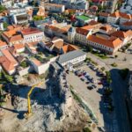 Hotelul părăsit din România, lăsat în urmă de comuniști, a fost în sfârșit dărâmat! 2 hotelul din romania construit de comunisti pe care nu l a vrut nimeni demolat videofoto 68a723828cf7b