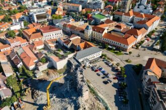 hotelul din romania construit de comunisti pe care nu l a vrut nimeni demolat videofoto 68a723828cf7b