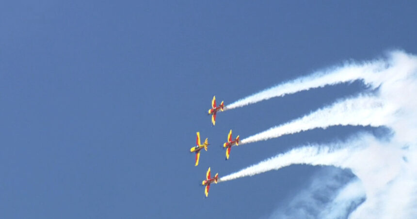Vederi uimitoare asupra Capitalei: S-au dat startul pregătirilor pentru cel mai grandios spectacol aerian din România! 1 imagini spectaculoase deasupra capitalei au inceput antrenamentele pentru cel mai mare show aviatic din romania 68af237e676e6