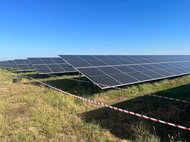 Finanțare substanțială pentru cea mai amplă instalație solară din România 1 imprumut masiv pentru cel mai mare parc fotovoltaic din romania foto 689460e82e603
