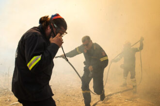 incendii in locuri turistice populare din grecia autoritatile au emis stare de alerta zonele afectate 689b586972a22