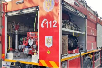 incendiu la o locomotiva care tracteaza 15 vagoane cu pasageri in gara palas 68b4561c6b024