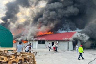 incendiu puternic langa capitala un depozit de mase plastice din buftea a fost cuprins de flacari 68ac0ffbcbf0b