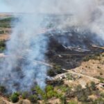 Flăcări devastatoare în Medgidia: Pompierii mobilizați cu nouă autospeciale pentru stingerea incendiului de vegetație uscată 3 incendiu violent de vegetatie uscata in medgidia pompierii intervin cu 9 autospeciale 68a1e8e41d216