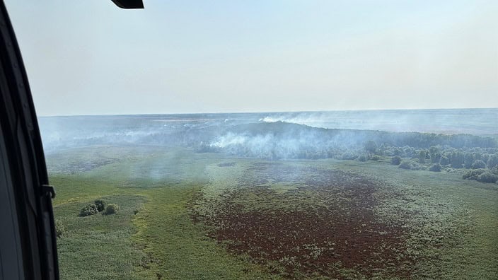 Flăcări furioase în Chilia Veche: Peste 330 de tone de apă stropite pe focarele mistuitoare 1 incendiu violent in zona chilia veche peste 330 de tone de apa aruncate asupra focarelor active 68985305d19b4