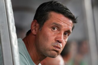 incepatorul chivu avertizat inainte de debut doar asa si ar justifica numirea 68a41ad7e0ee6