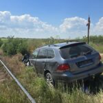 Accident feroviar la Târgușor: Un tren a lovit o mașină! 2 incident feroviar o masina a fost acrosata de un tren la targusor 688f77e0153f4