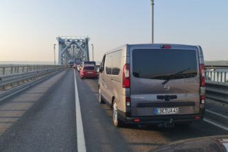 infotrafic aglomeratie la iesrea din tara pe podul giurgiu ruse ce rute alternative exista 688da8606df76
