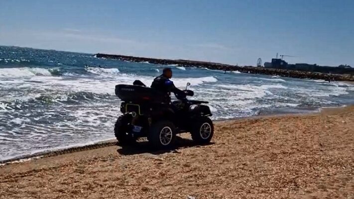Sprijinul jandarmilor pe plaja din Olimp pentru salvarea situației salvamarilor 1 interventie a jandarmilor pe plaja din olimp in sprijinul salvamarilor 68a336c06d9b1