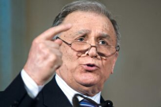 ion iliescu in stare grava fostul presedinte beneficiaza de terapie intensiva maximala 688dea73a1649