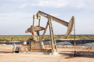 irakul a semnat un acord cu chevron pentru explorari petroliere 68a6149365d03