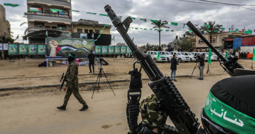 Israelul evaluează reacția Hamas la oferta de armistițiu în Gaza. Care sunt cerințele impuse de grupul islamist? 1 israelul analizeaza raspunsul hamas la propunerea de incetare a focului in gaza ce conditii a pus organizatia islamista 68a48cce70ff0