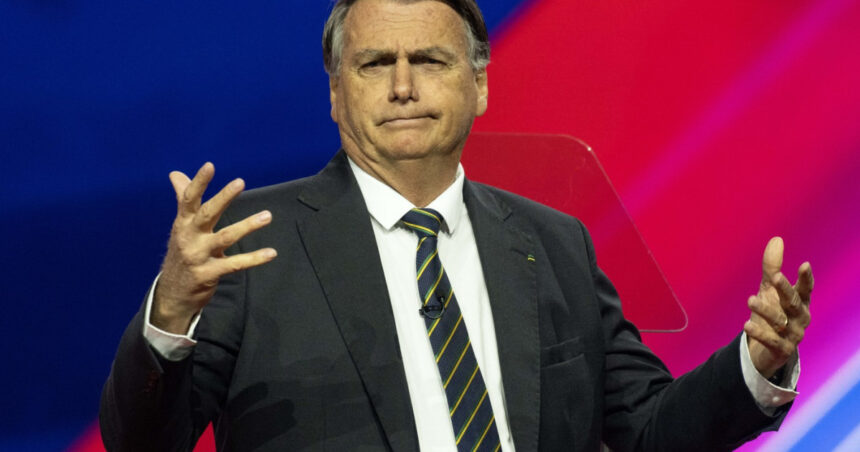 Jair Bolsonaro, fostul lider al Braziliei, se află acum sub supraveghere la domiciliu în urma acuzațiilor de tentativă de răsturnare a ordinii constituționale. 1 jair bolsonaro a fost plasat in arest la domiciliu fostul presedinte brazilian e judecat pentru tentativa de lovitura de stat 6891b555584d6
