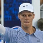 Jannik Sinner a sărbătorit sâmbătă 24 de ani, fiind surprins de un dar inedit din partea lui Terence Atmane! 3 jannik sinner a implinit sambata 24 de ani si a primit un cadou surpriza de la francezul terence atmane 68a1be7d1d364