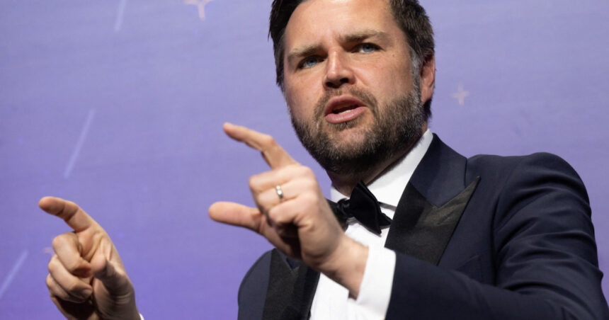 JD Vance, marea miză a alegerilor prezidențiale din SUA, conform estimărilor caselor de pariuri! 1 jd vance este favoritul urmatoarelor alegeri prezidentiale americane potrivit caselor de pariuri 688cea6795306