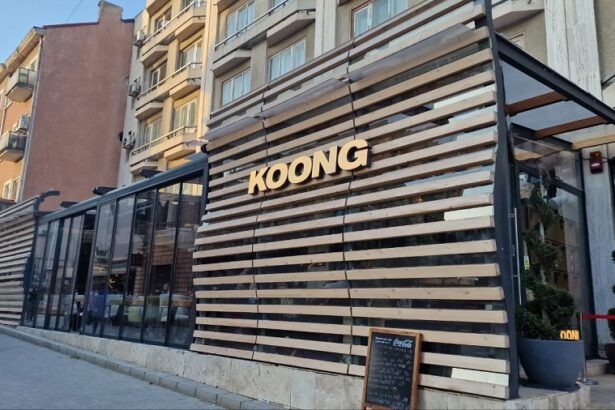 judecatorii au pronuntat verdictul in procesul intentat de compania koong btt srl a familiei budi primarului pentru restaurantul din peninsula vezi aici minuta 68a46c4885dfe