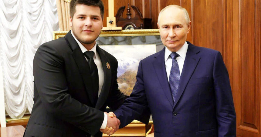 Kadîrov i-a înmânat fiului său o medalie pentru merite în tir, deși Adam nu a fost prezent la competiție. 1 kadirov i a mai dat o medalie fiului sau adam a fost decorat pentru rezultatele de la un campionat de tir la care nu a participat 68ad6bdcb6fe6