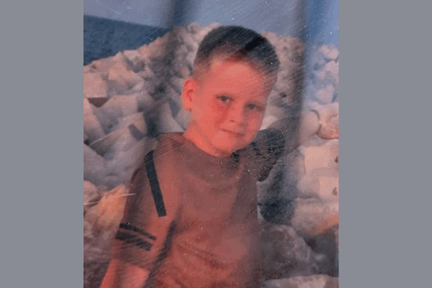 l ati vazut un copil de 6 ani s a pierdut pe plaja din costinesti 689884a3beac6