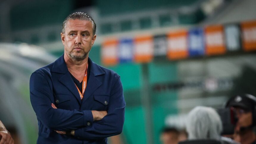 Laurențiu Reghecampf își exprimasă punctul de vedere ferm despre Universitatea Craiova: „Au dreptul să aspire” 1 laurentiu reghecampf opinie clara in legatura cu universitatea craiova le da acest drept 68a984930e967