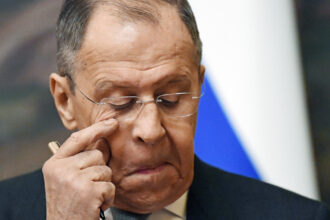 lavrov il lauda pe trump dar ii critica pe liderii europeni vorbesc de armistitiu dar trimit arme ucrainei 68a45813ba312