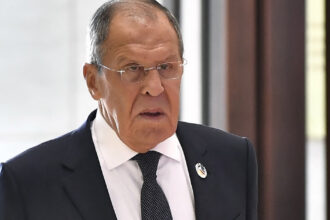 lavrov il lauda pe trump si cearta liderii europeni pentru initiativa de a oferi garantii de securitate ucrainei 68a5c5b3d8b6a