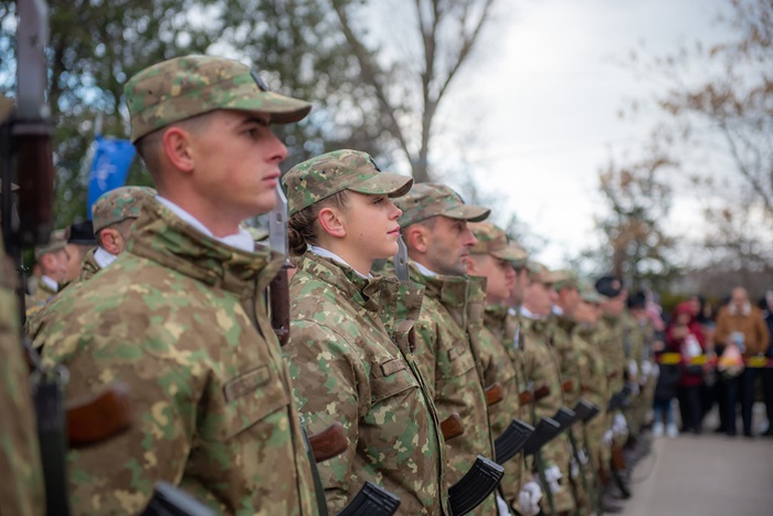 Conturarea unei noi ere: Serviciul militar voluntar pe punctul de a fi adoptat în România, în urma finalizării legilor de pregătire a populației și apărare 1 legea pregatirii populatiei si legea apararii aproape de finalizare serviciul militar voluntar pe cale sa fie introdus in romania 68ae95c5d9ab8