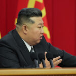 Kim Jong Un se angajează să ofere „un trai îmbelșugat” familiilor „eroilor” căzuți în Rusia 3 liderul coreei de nord kim jong un promite o viata frumoasa familiilor martirilor ucisi in rusia 68b29cc55d31e